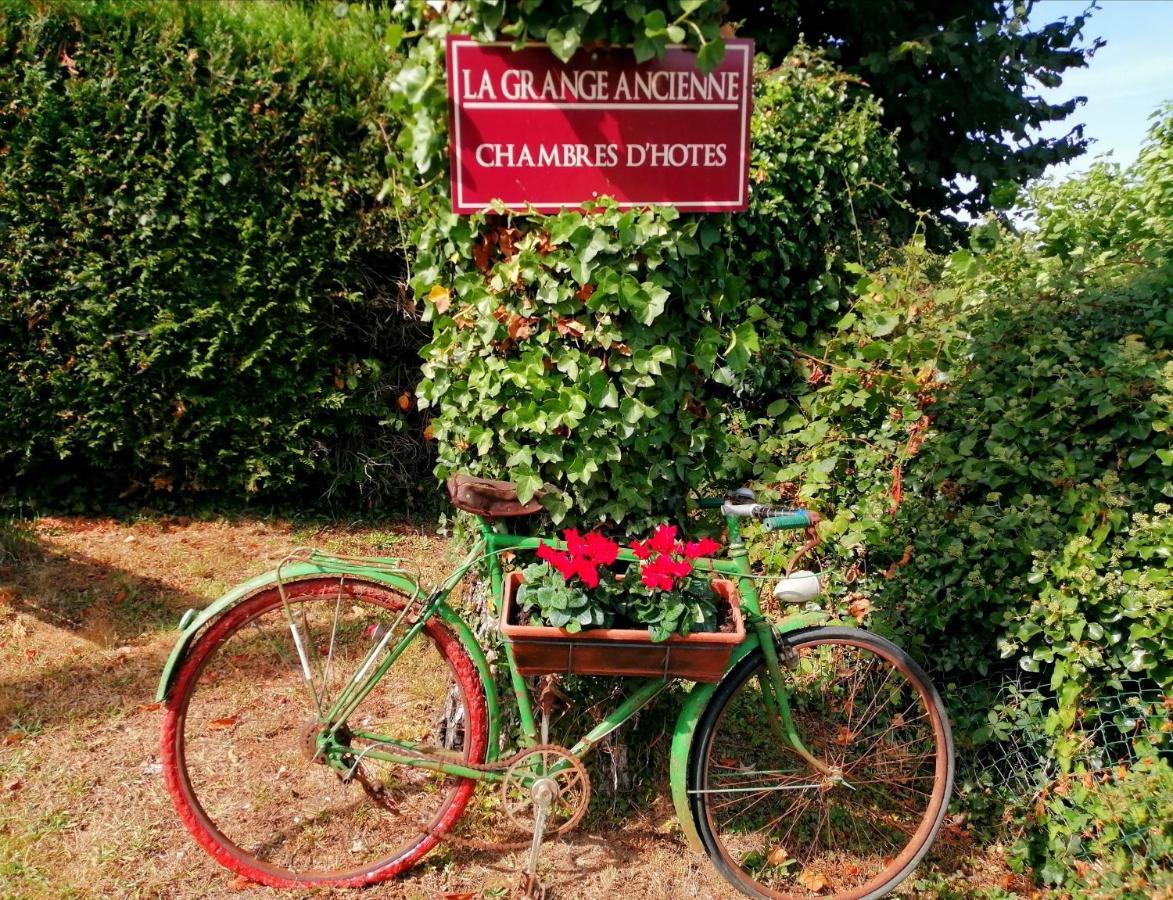 Bed and Breakfast La Grange Ancienne à Montrollet Extérieur photo